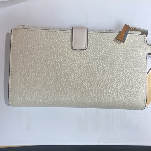 Michael Kors Leather Adele Smartphone Wallet - Picture 3 of 5